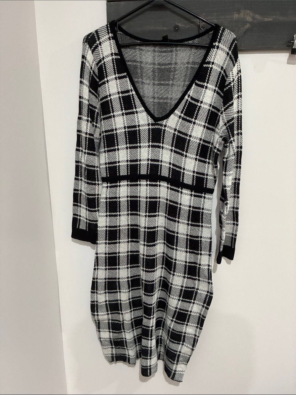 torrid Black & White Plaid V-Neck Long Sleeve Dress